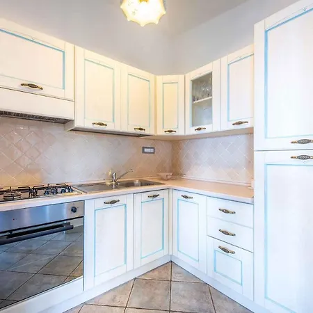 Apartment In Nuoro Provinz 22966 *